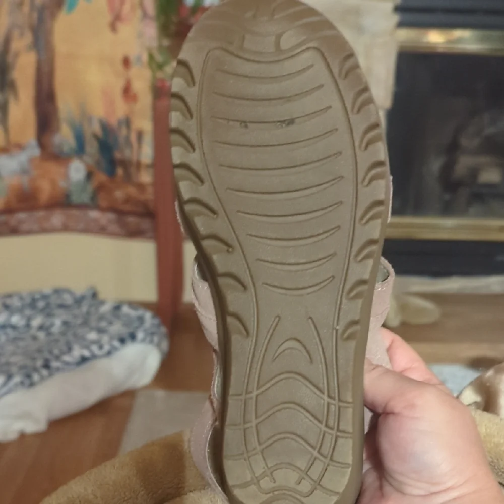Skechers Suede Beige Strappy Sandals. Super comfortable. Velcro Closure.